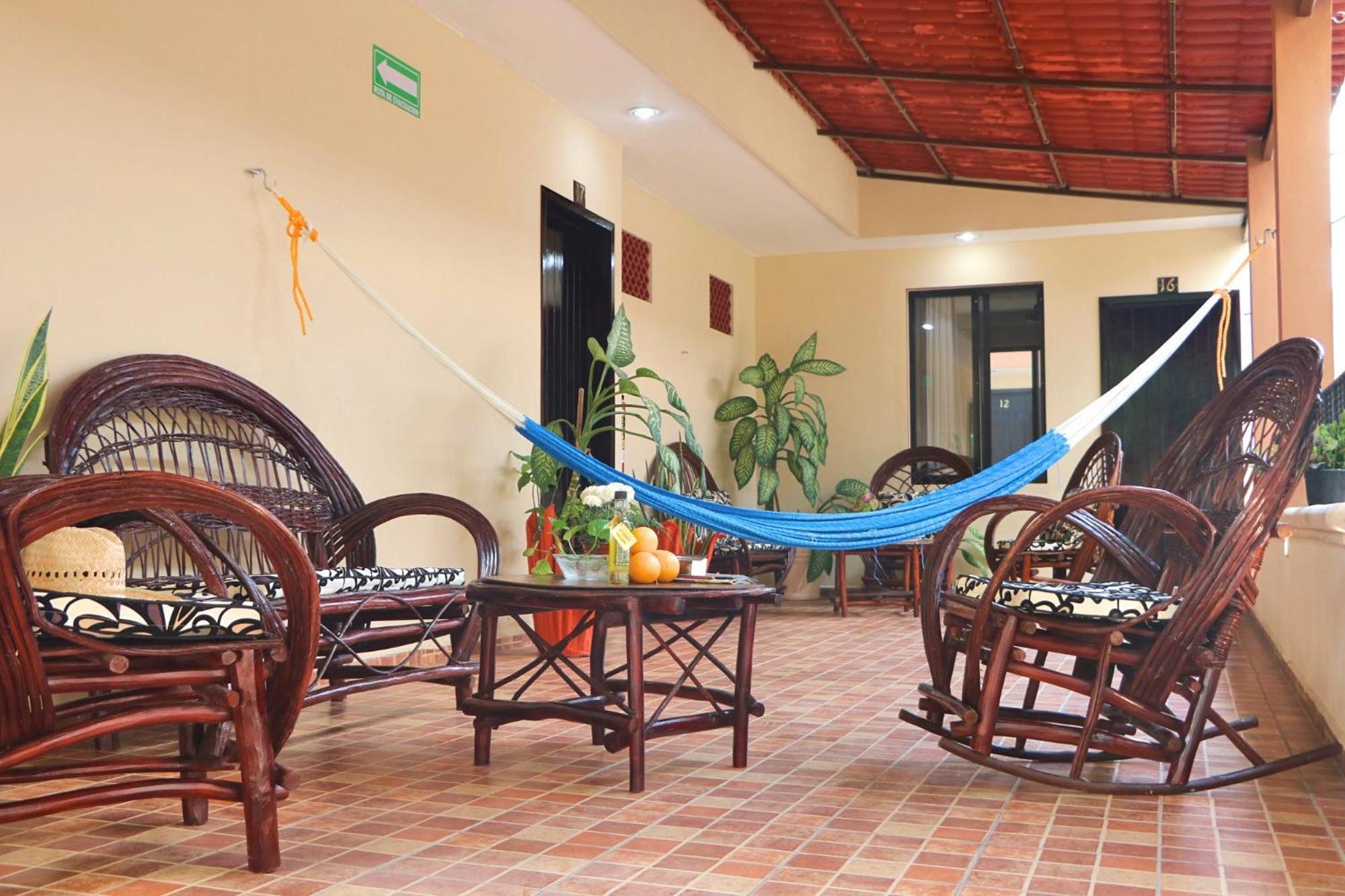 Hotel Casa Pellegrin Merida Exterior photo